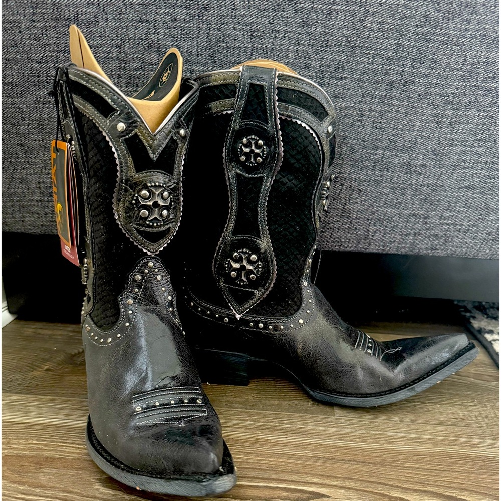 NEW Ariat Women's Desperado Boots Size 7 cowboy cowgirl western boho cross